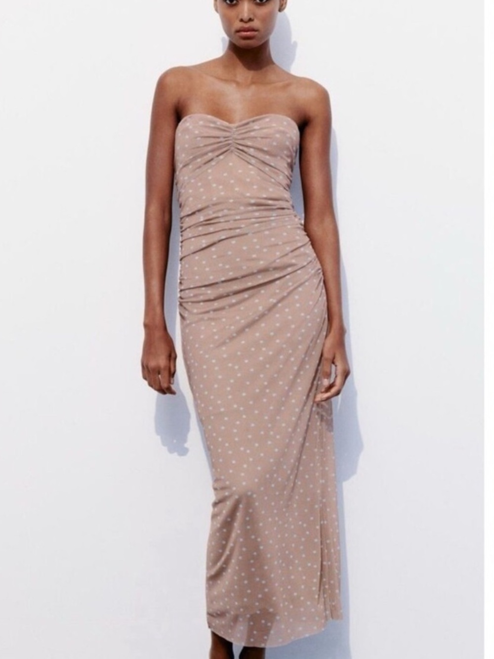 ZARA 🔥 Strapless Polka Dot Ruched Midi Dress - Taupe